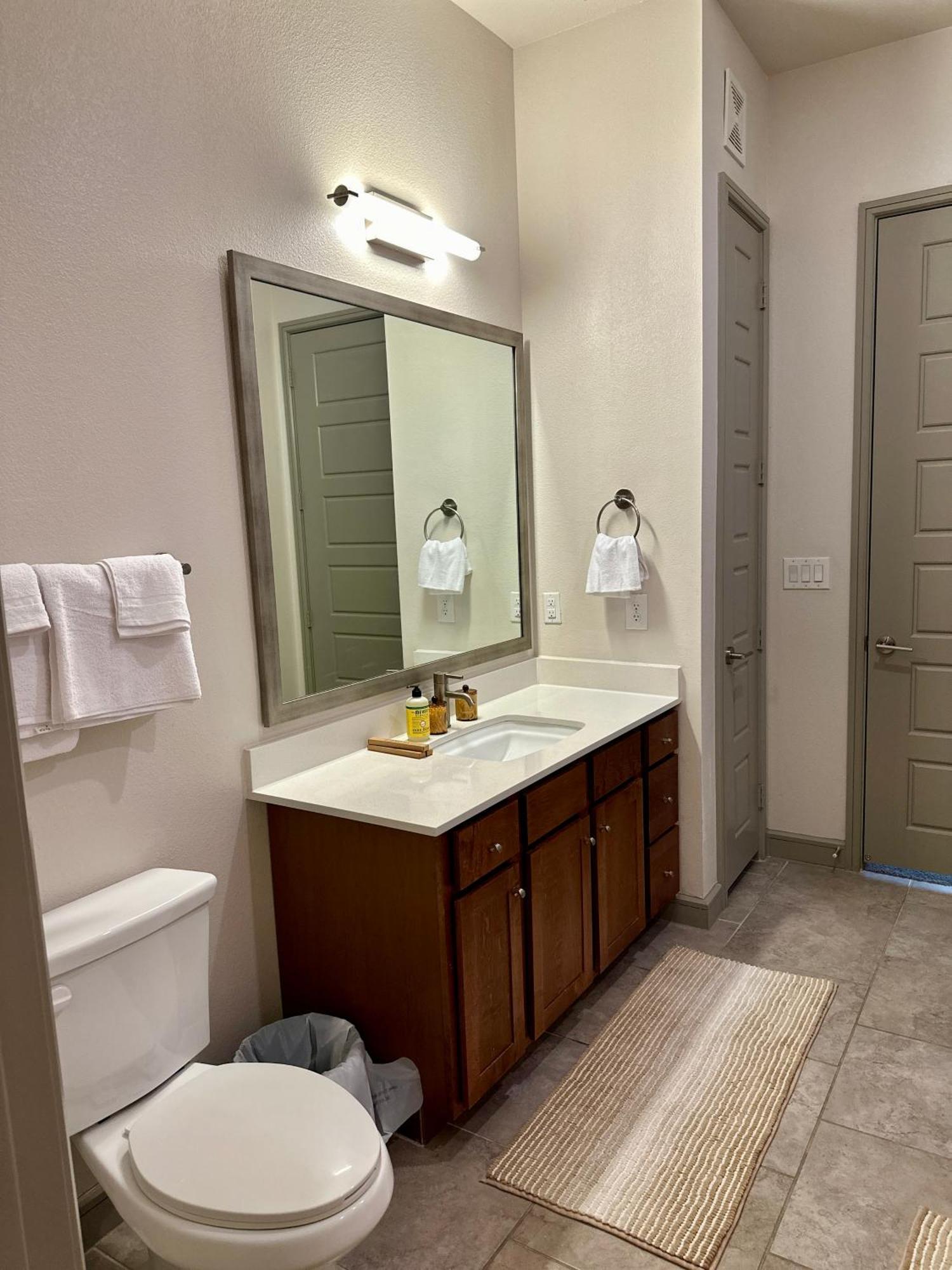 Downtown Houston Cozy Queen Suite Luaran gambar
